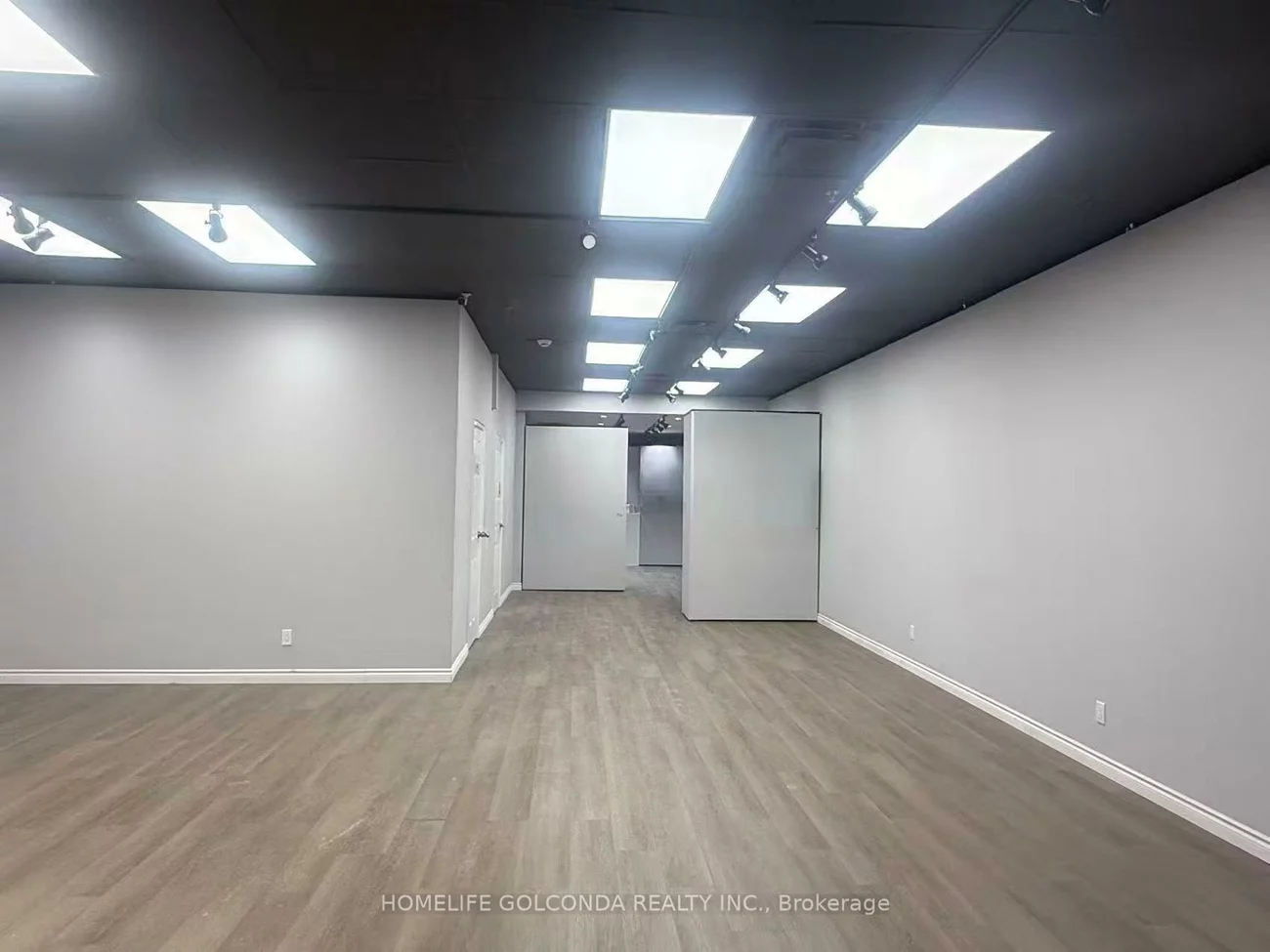 100, West Beaver Creek, Beaver Creek Business Park, Richmond Hill