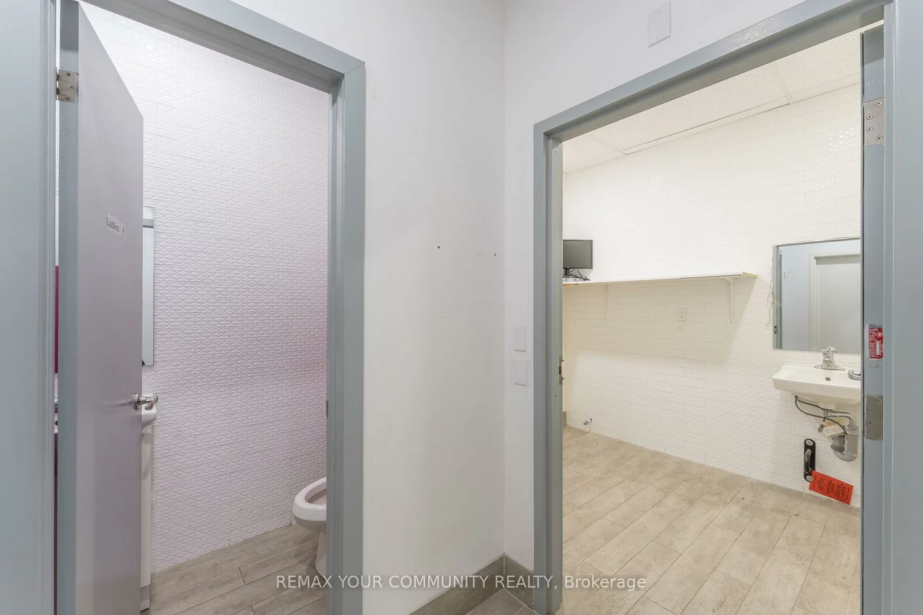 9737, Yonge, Harding, Richmond Hill