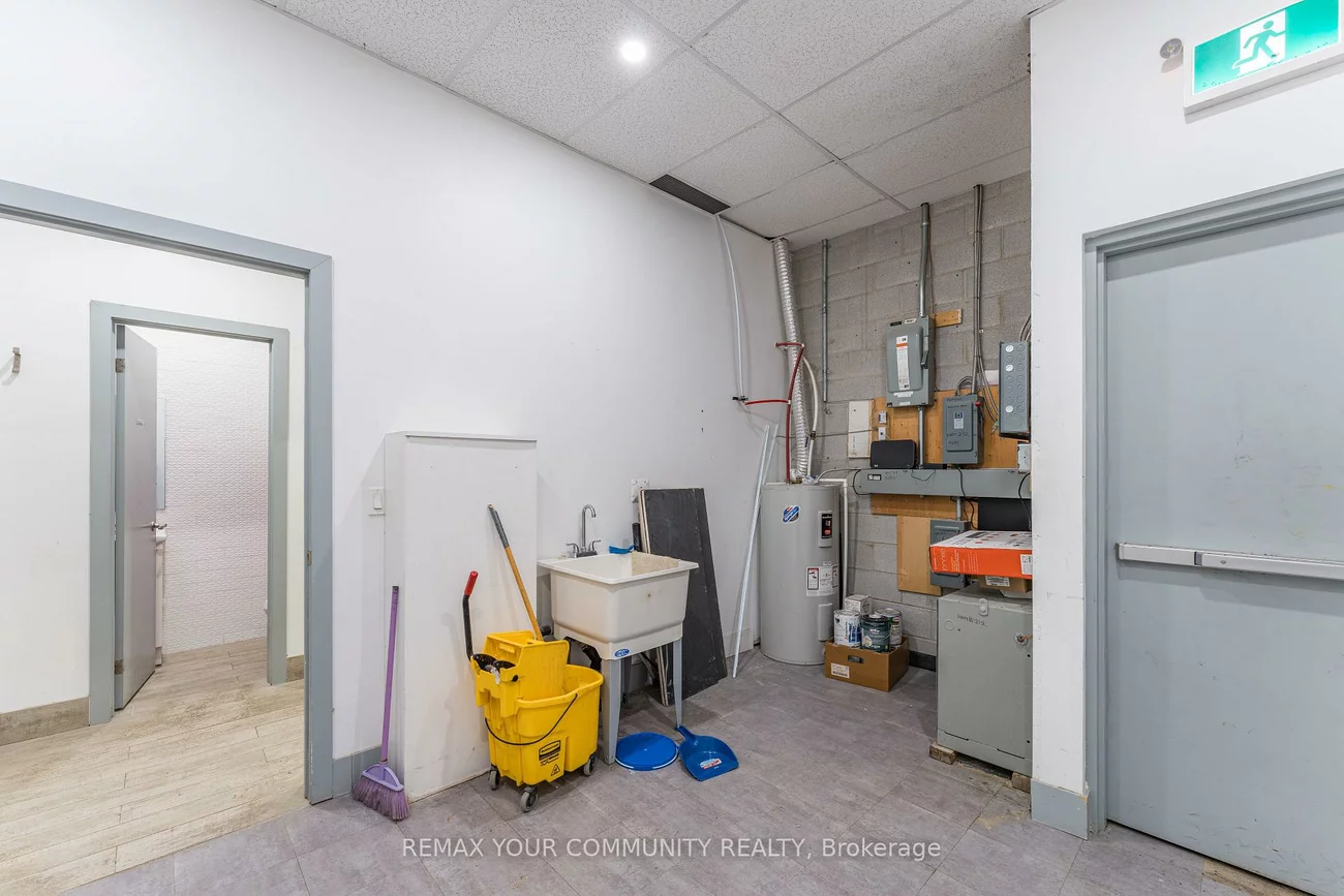 9737, Yonge, Harding, Richmond Hill