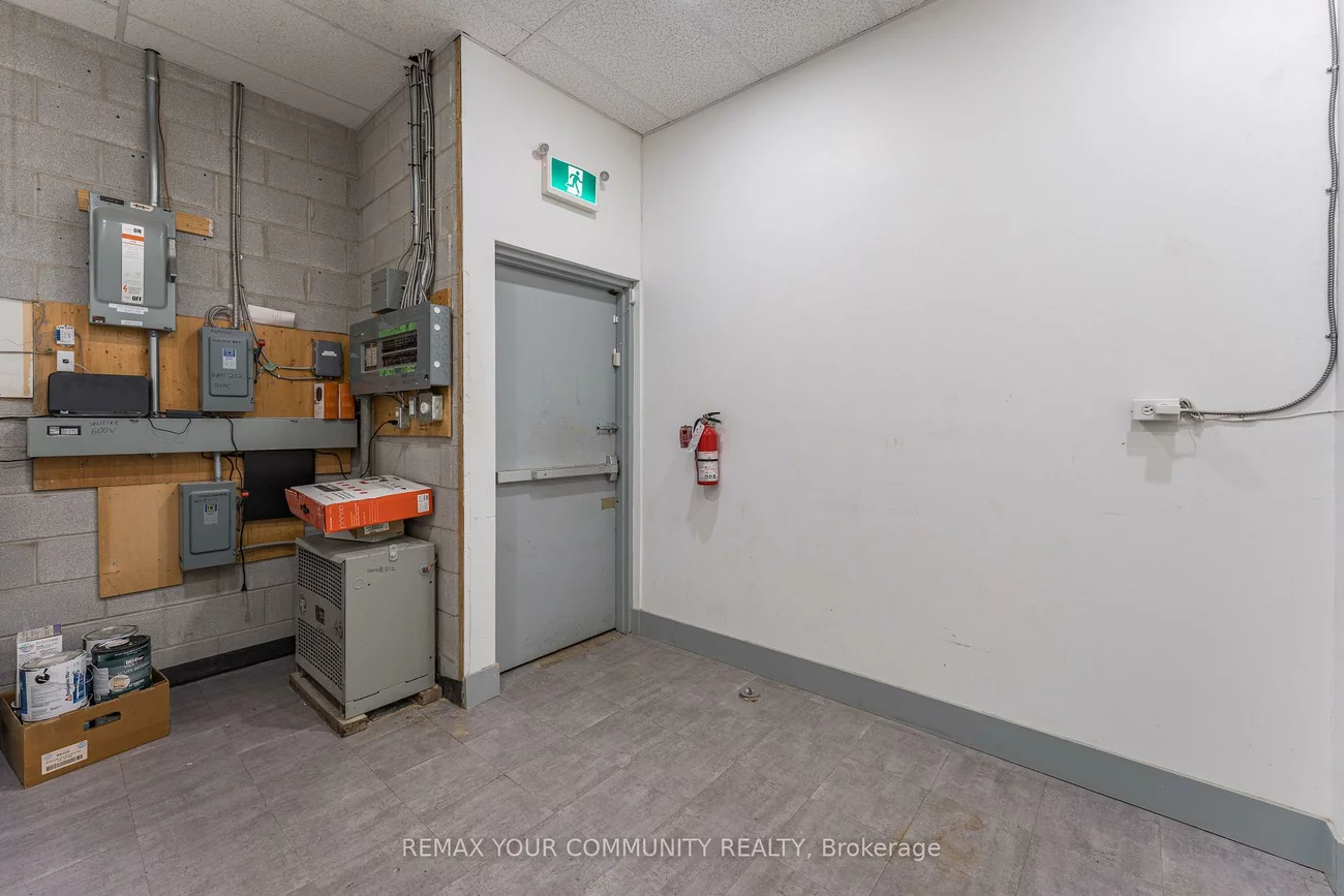 9737, Yonge, Harding, Richmond Hill