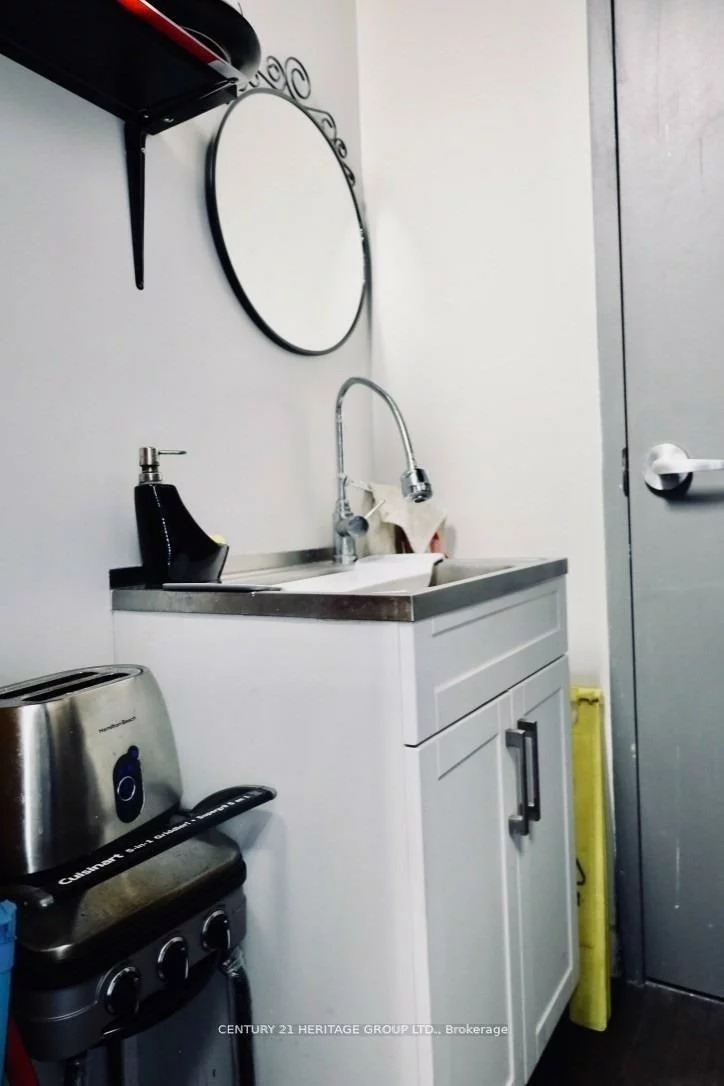 372, Hwy 7, Doncrest, Richmond Hill