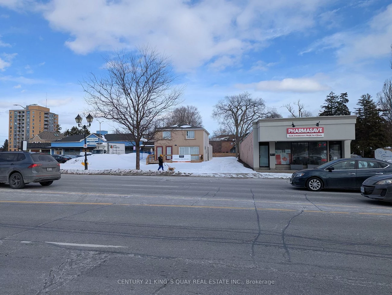 10329, Yonge, Crosby, Richmond Hill