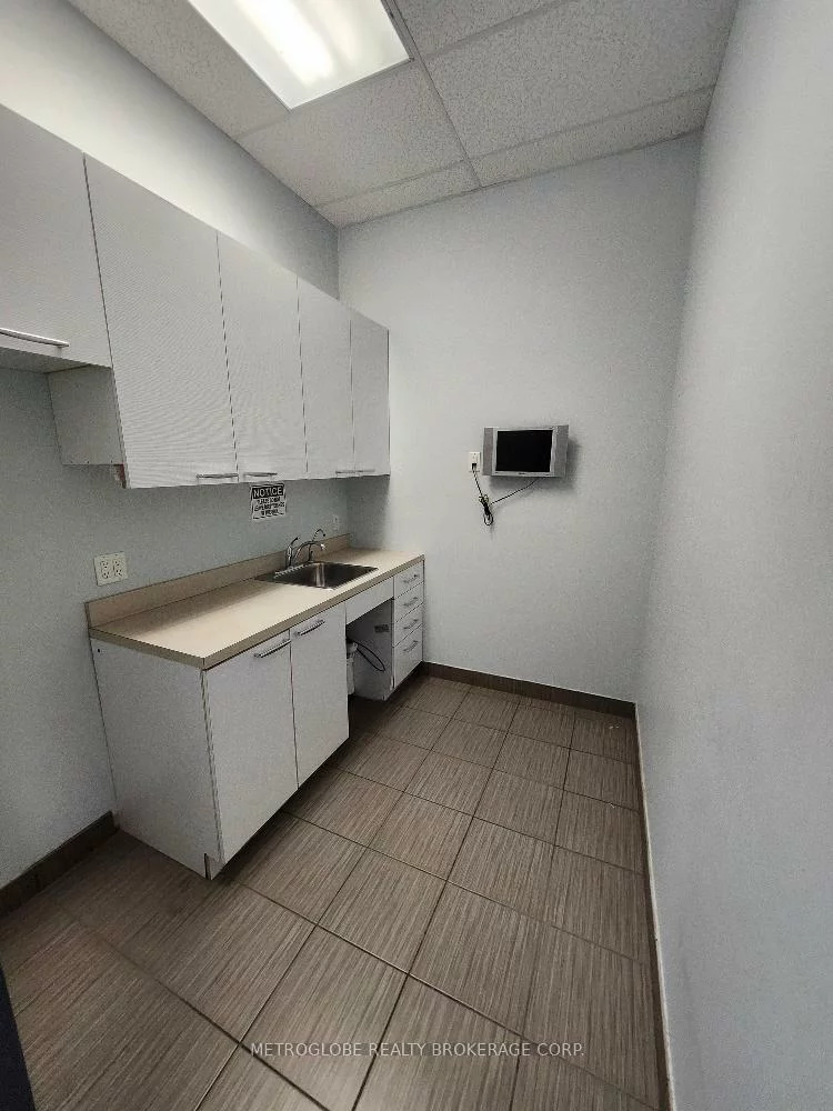 1550, 16th, Headford Business Park, Richmond Hill