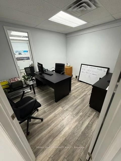 10212, Yonge, Mill Pond, Richmond Hill