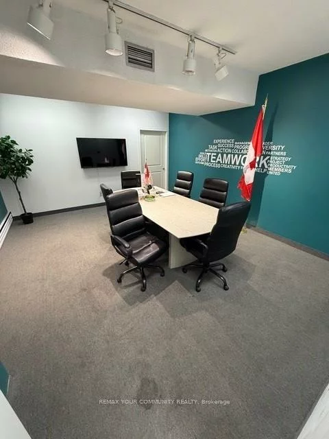 10212, Yonge, Mill Pond, Richmond Hill