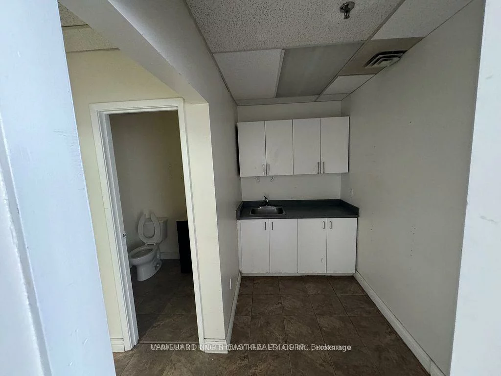 15, West Pearce, Beaver Creek Business Park, Richmond Hill