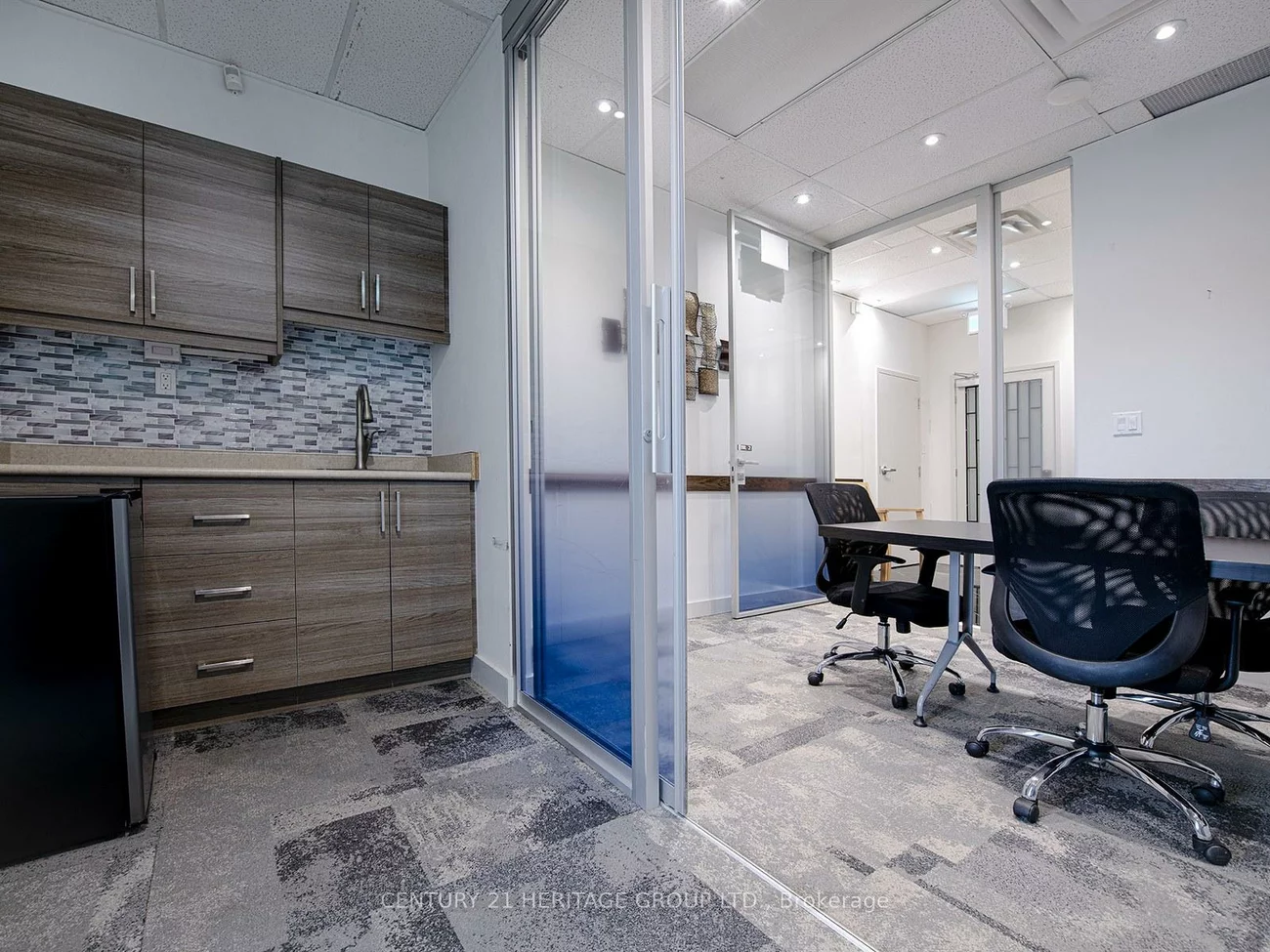 330, Highway 7, Doncrest, Richmond Hill