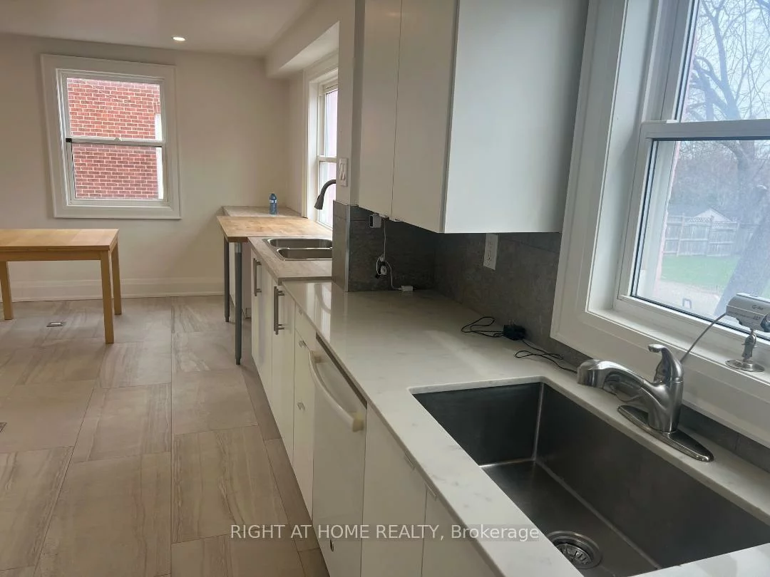 45, Major Mackenzie, Harding, Richmond Hill