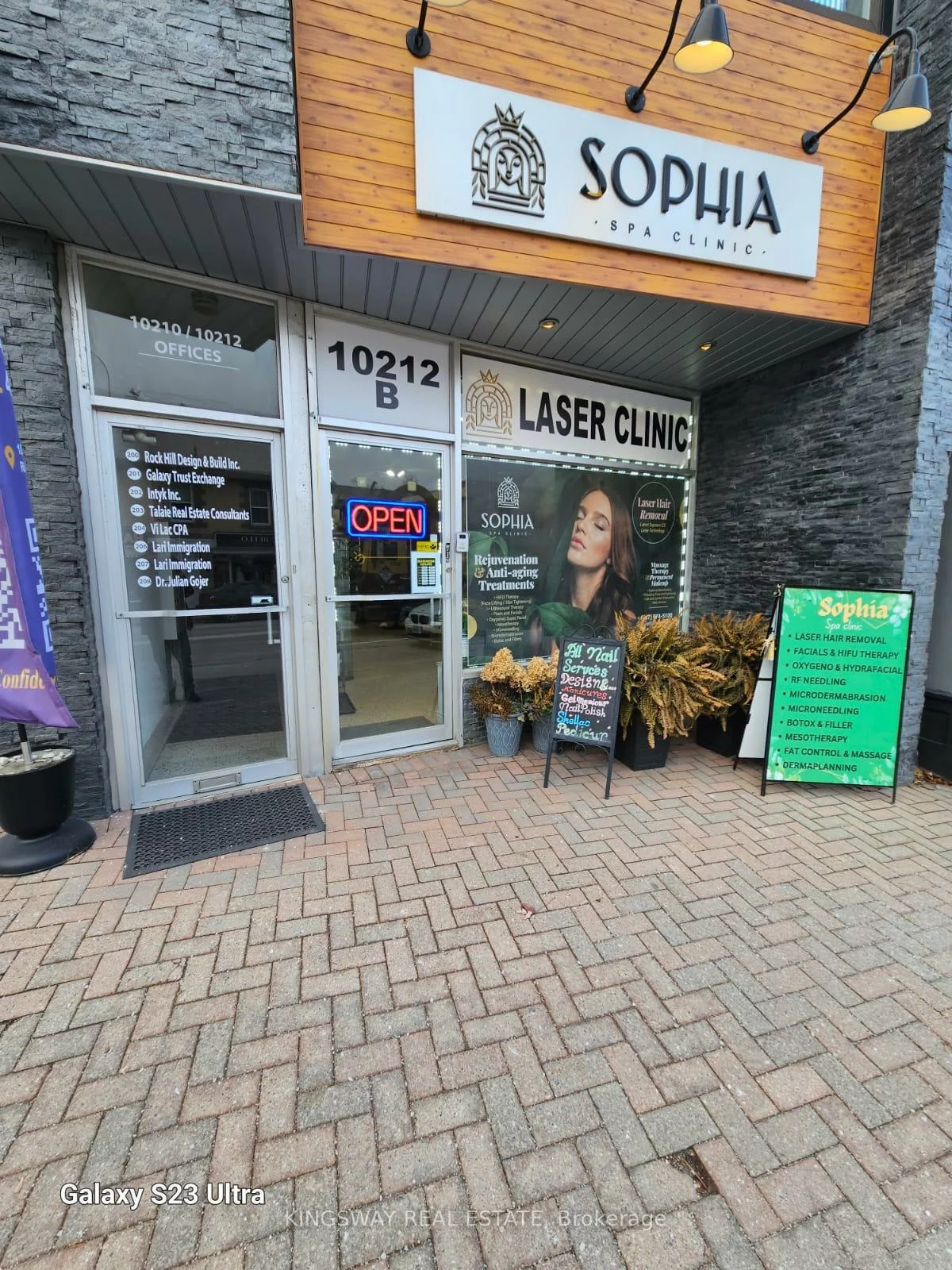 10212B, Yonge, Mill Pond, Richmond Hill