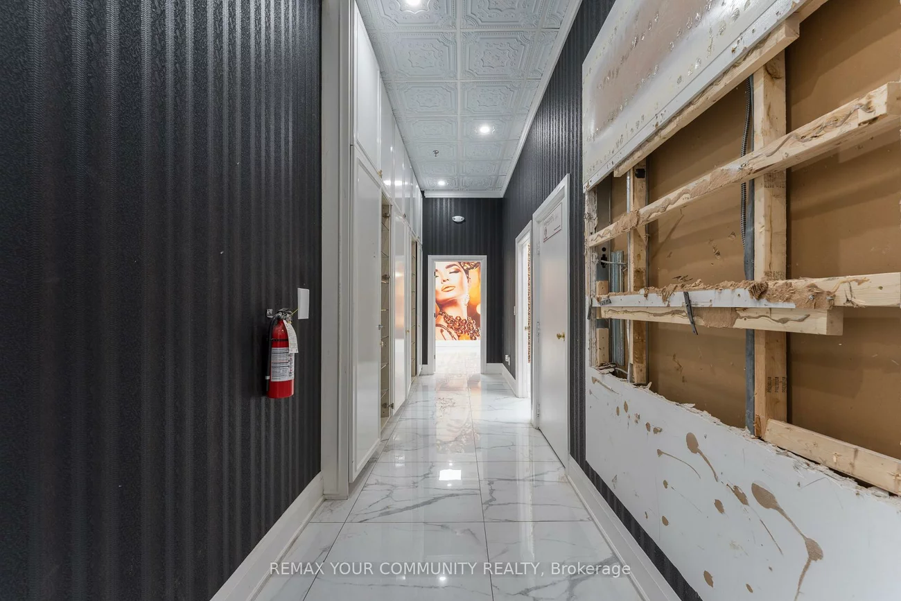 9737, Yonge, Harding, Richmond Hill