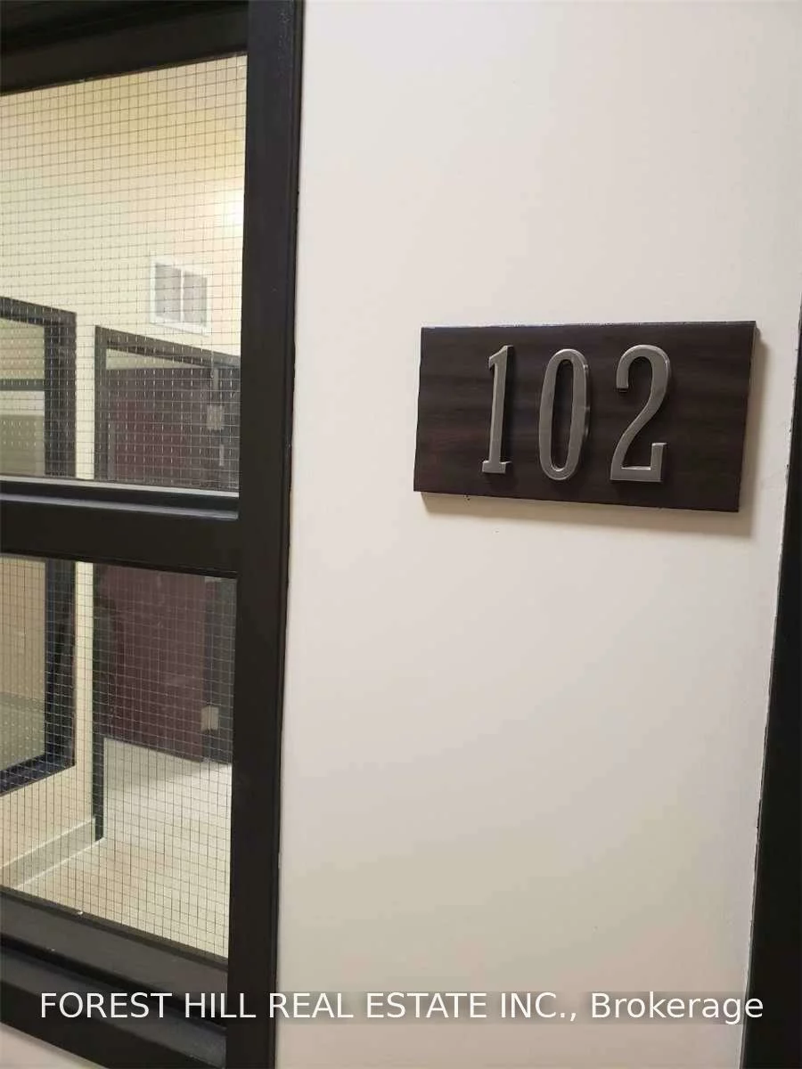10087, Yonge, Crosby, Richmond Hill
