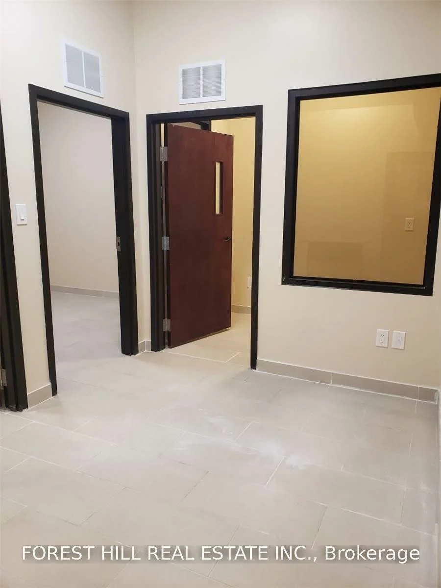 10087, Yonge, Crosby, Richmond Hill