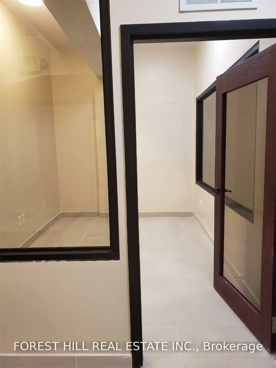 10087, Yonge, Crosby, Richmond Hill