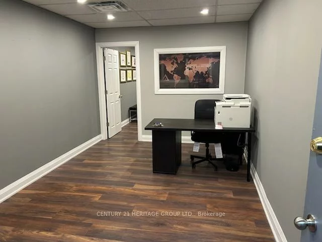 10255, Yonge, Crosby, Richmond Hill