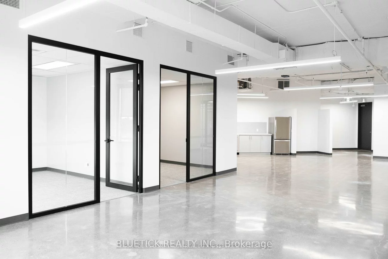 30, Leek, Beaver Creek Business Park, Richmond Hill