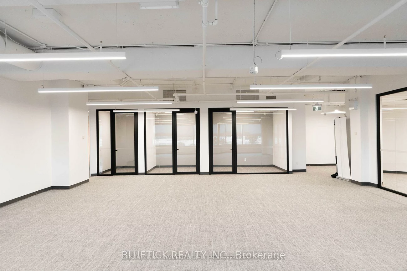 30, Leek, Beaver Creek Business Park, Richmond Hill