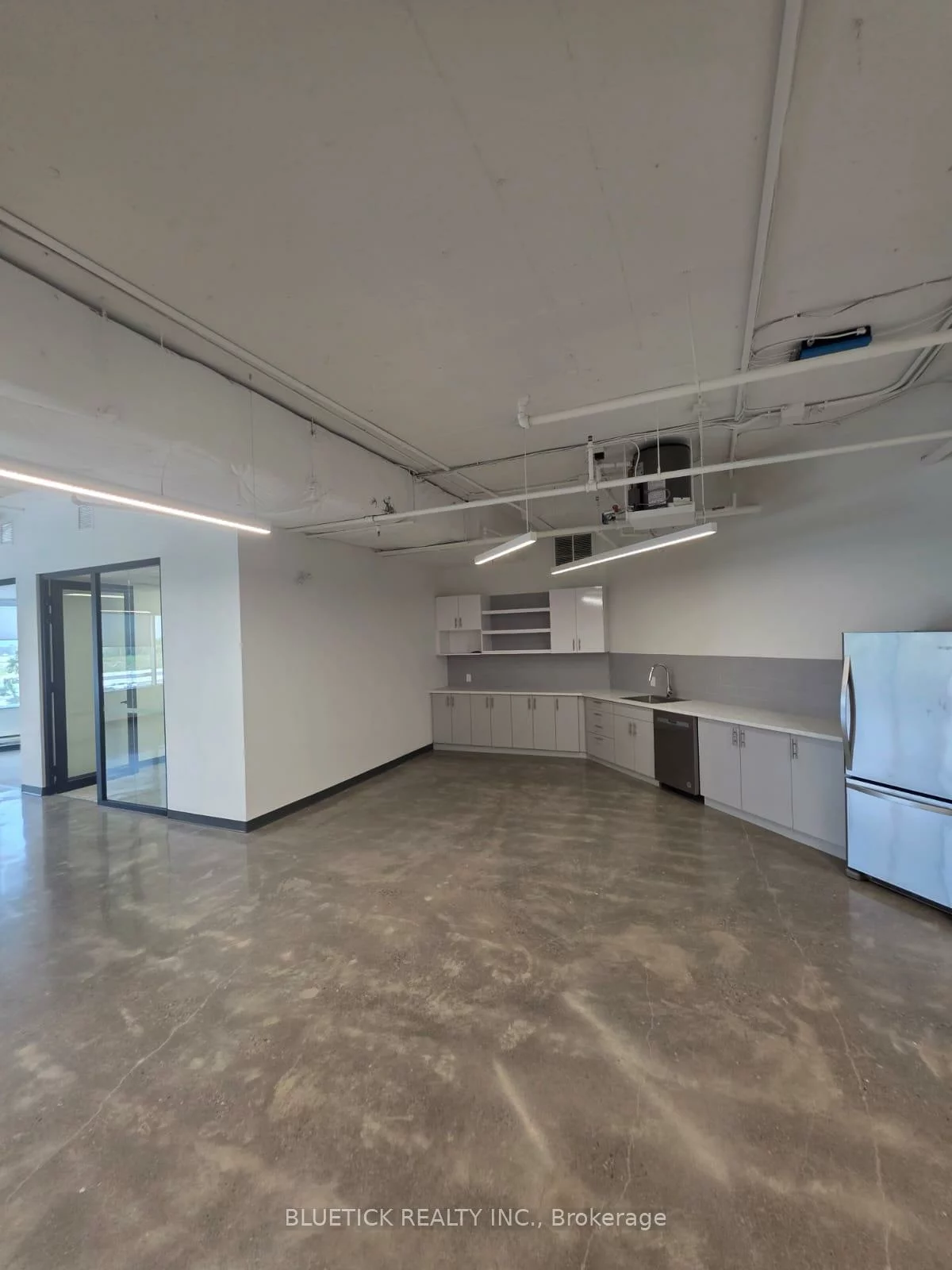 30, Leek, Beaver Creek Business Park, Richmond Hill
