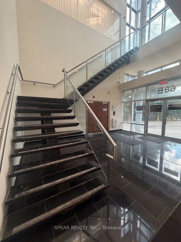68B, Leek, Beaver Creek Business Park, Richmond Hill