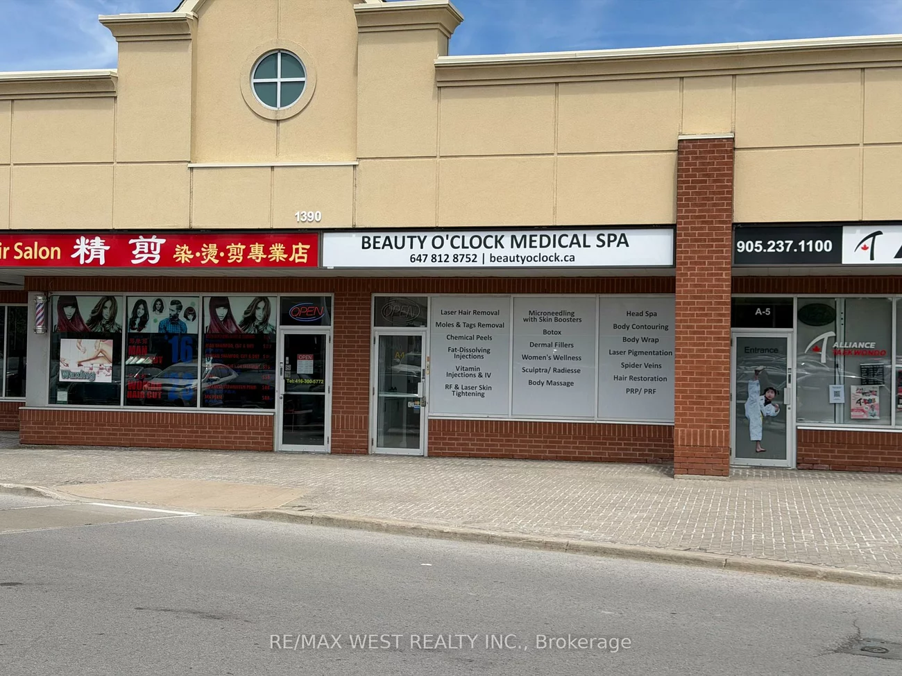 1390, Major Mackenzie, Bayview Hill, Richmond Hill