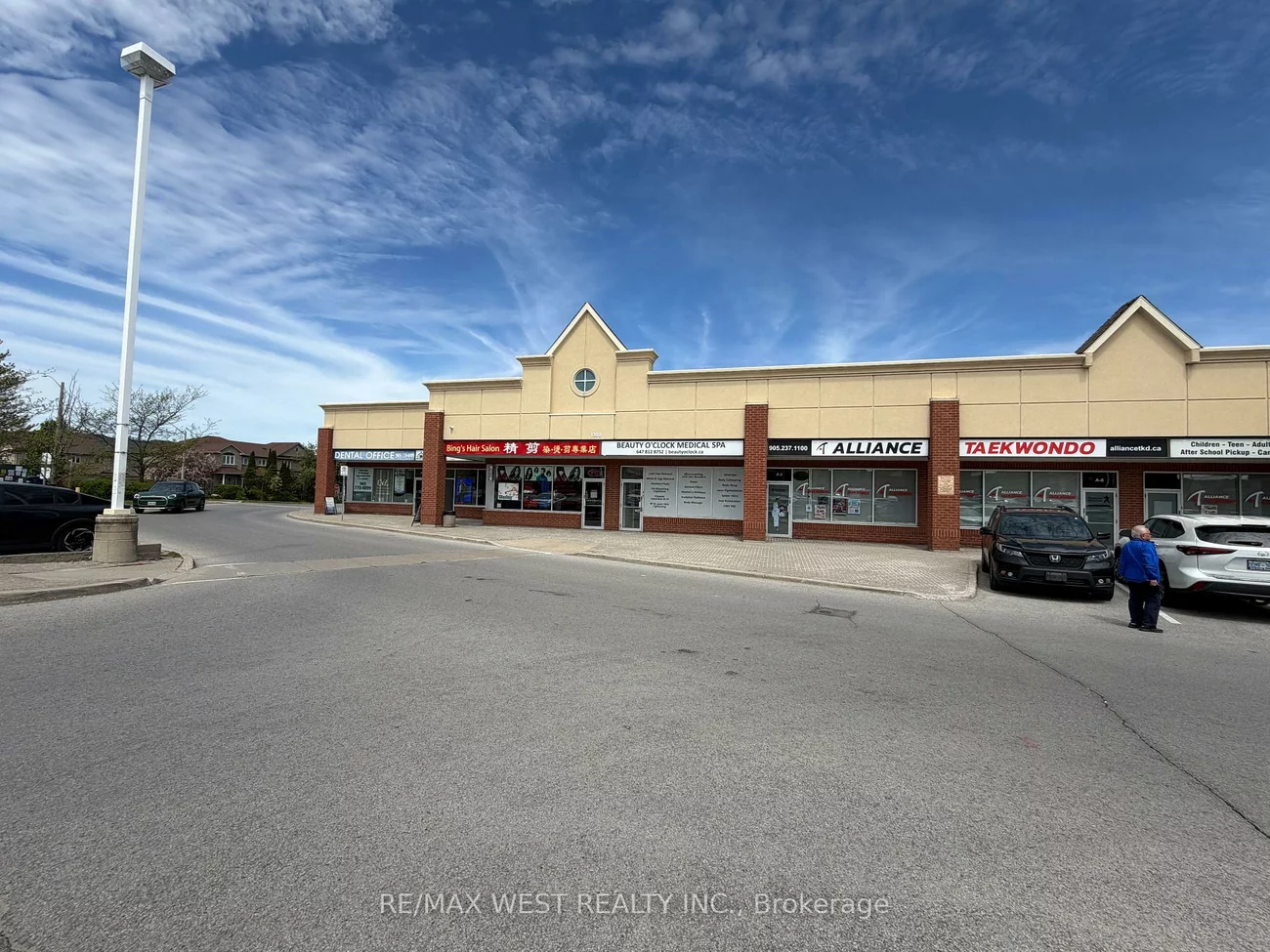 1390, Major Mackenzie, Bayview Hill, Richmond Hill