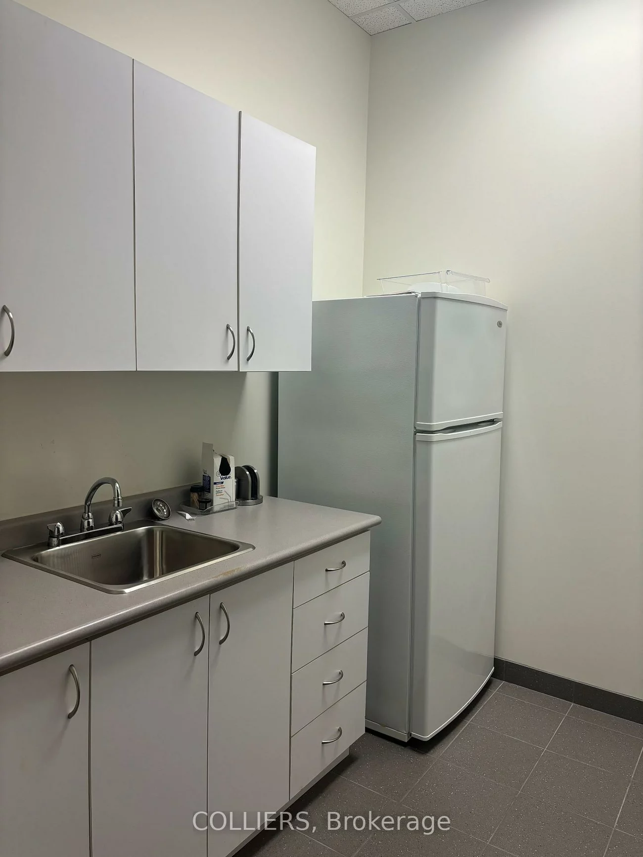 50, Staples, Headford Business Park, Richmond Hill