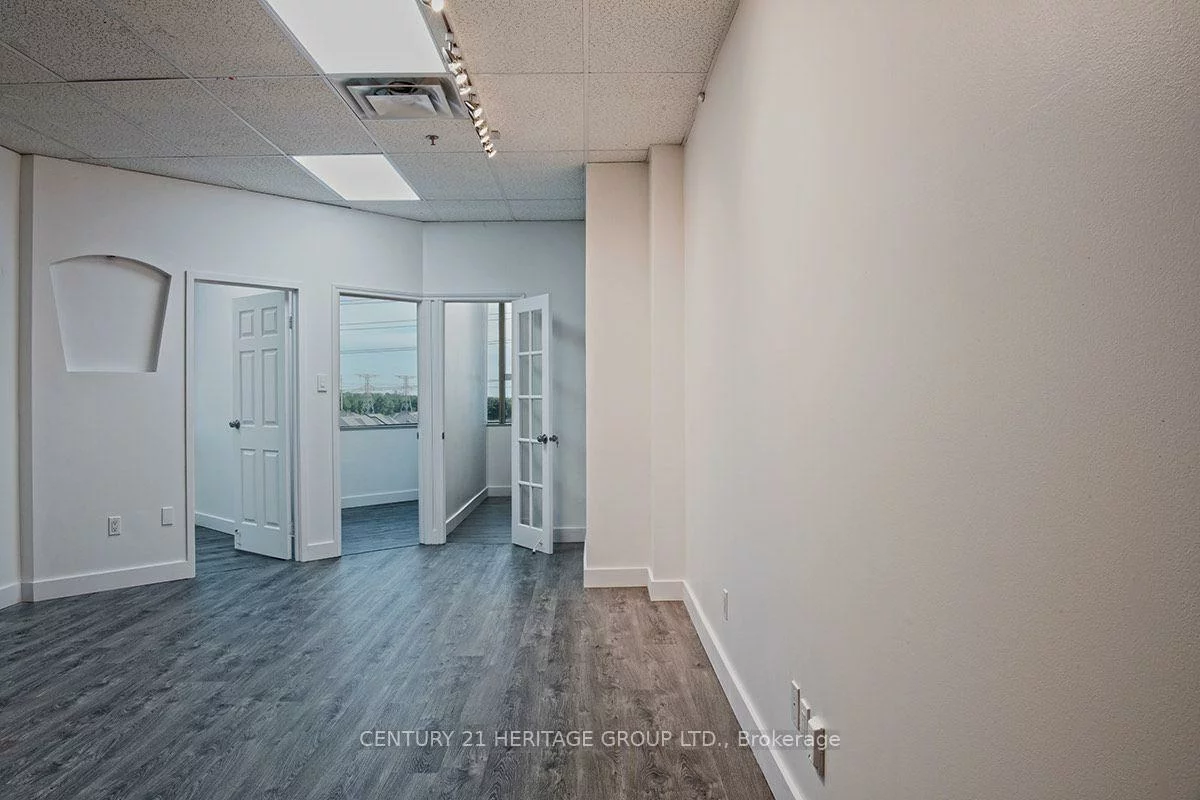330, Highway 7, Doncrest, Richmond Hill