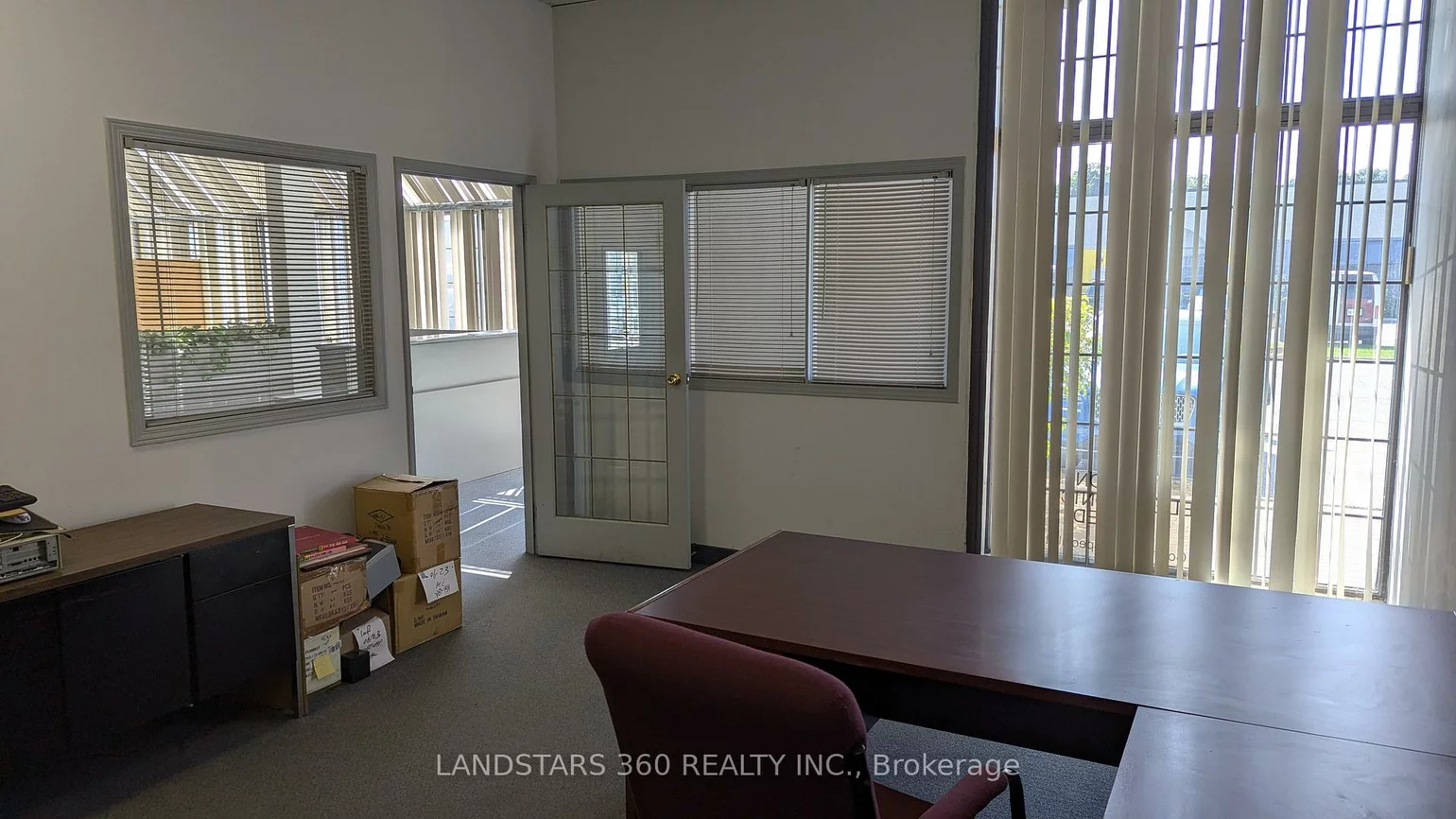 100, West Beaver Creek, Beaver Creek Business Park, Richmond Hill