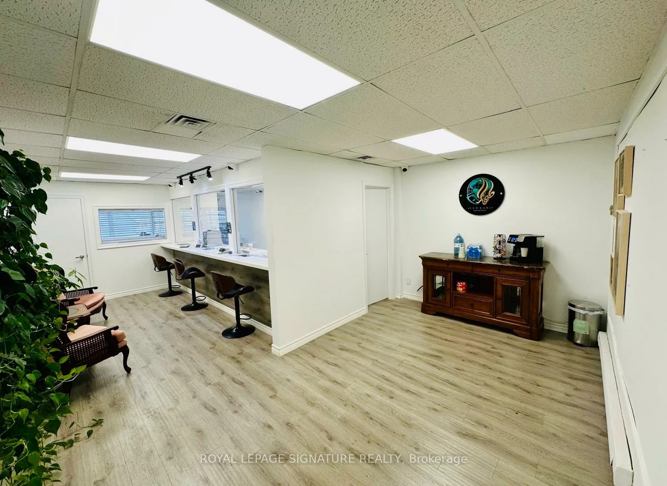 10255, Yonge, Crosby, Richmond Hill