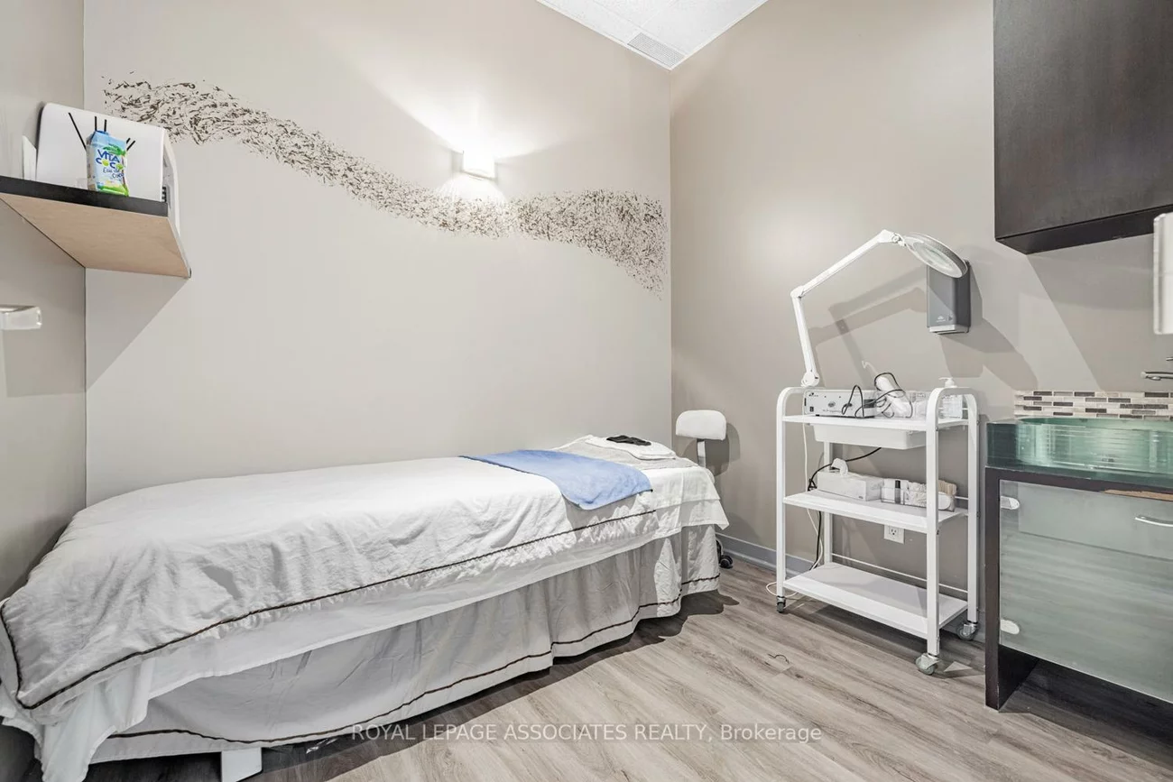 1390, Major Makenzie, Bayview Hill, Richmond Hill