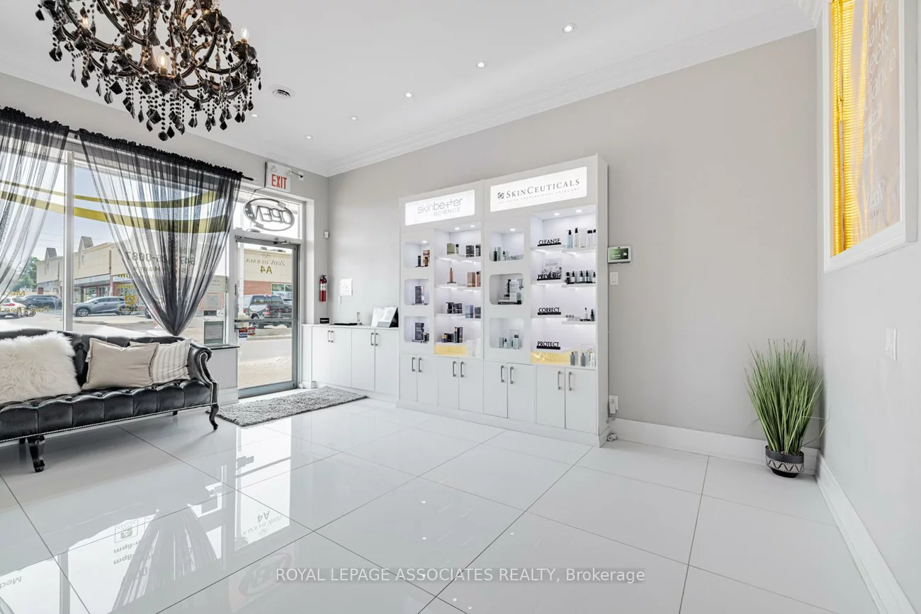 1390, Major Makenzie, Bayview Hill, Richmond Hill