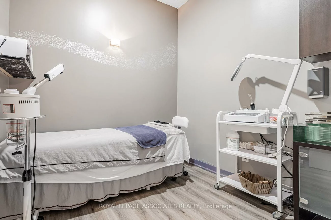 1390, Major Makenzie, Bayview Hill, Richmond Hill