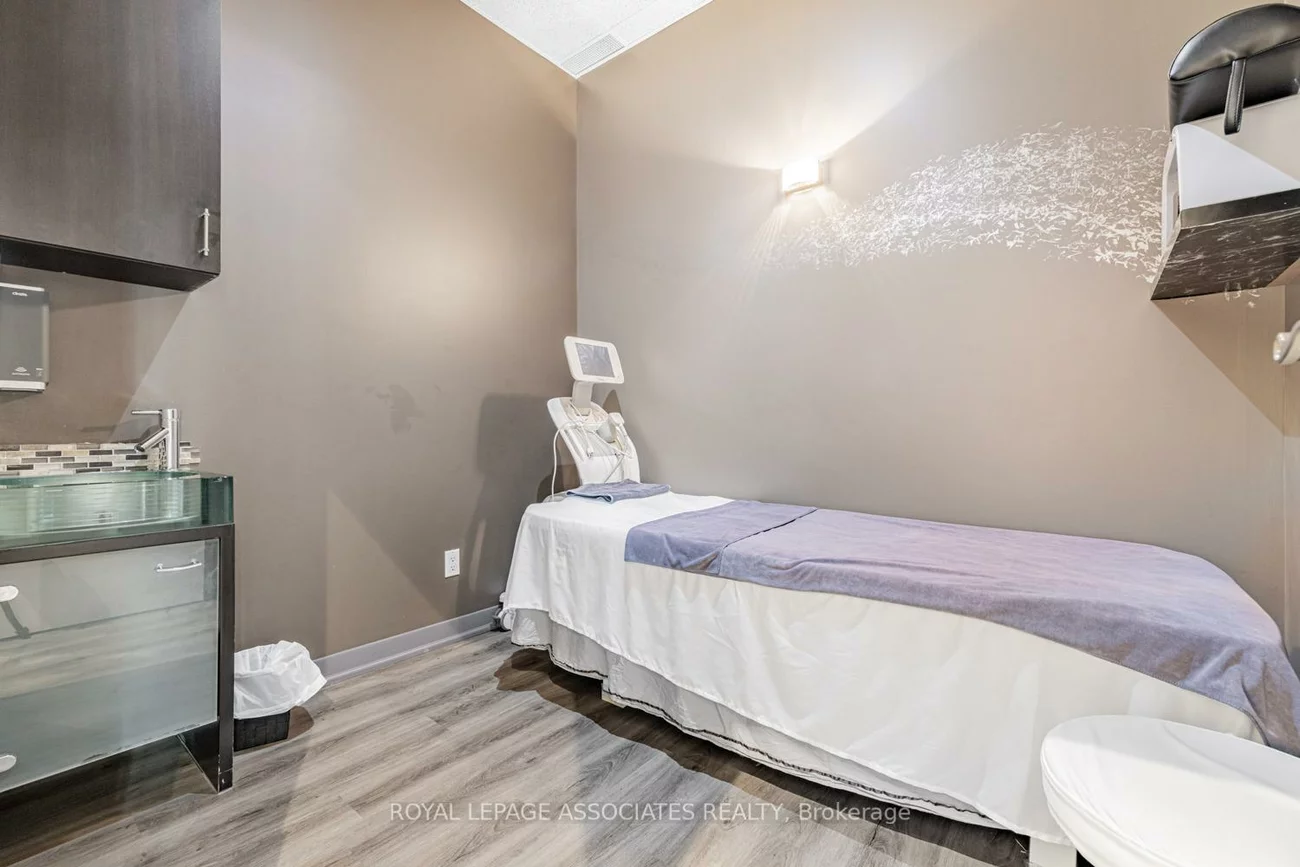 1390, Major Makenzie, Bayview Hill, Richmond Hill
