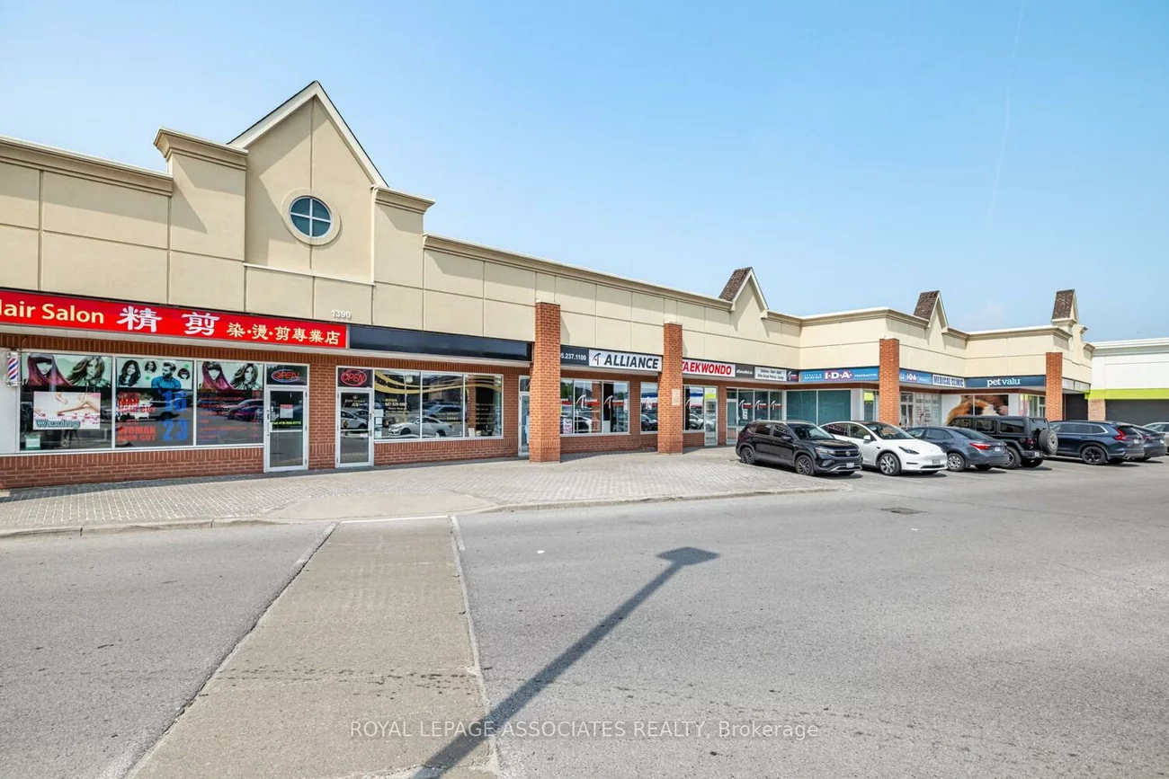 1390, Major Makenzie, Bayview Hill, Richmond Hill