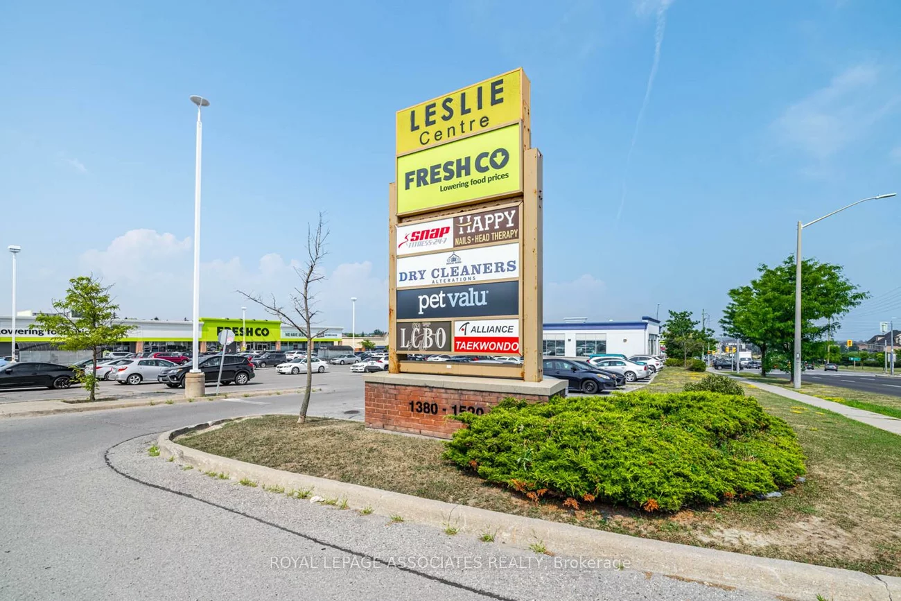 1390, Major Makenzie, Bayview Hill, Richmond Hill