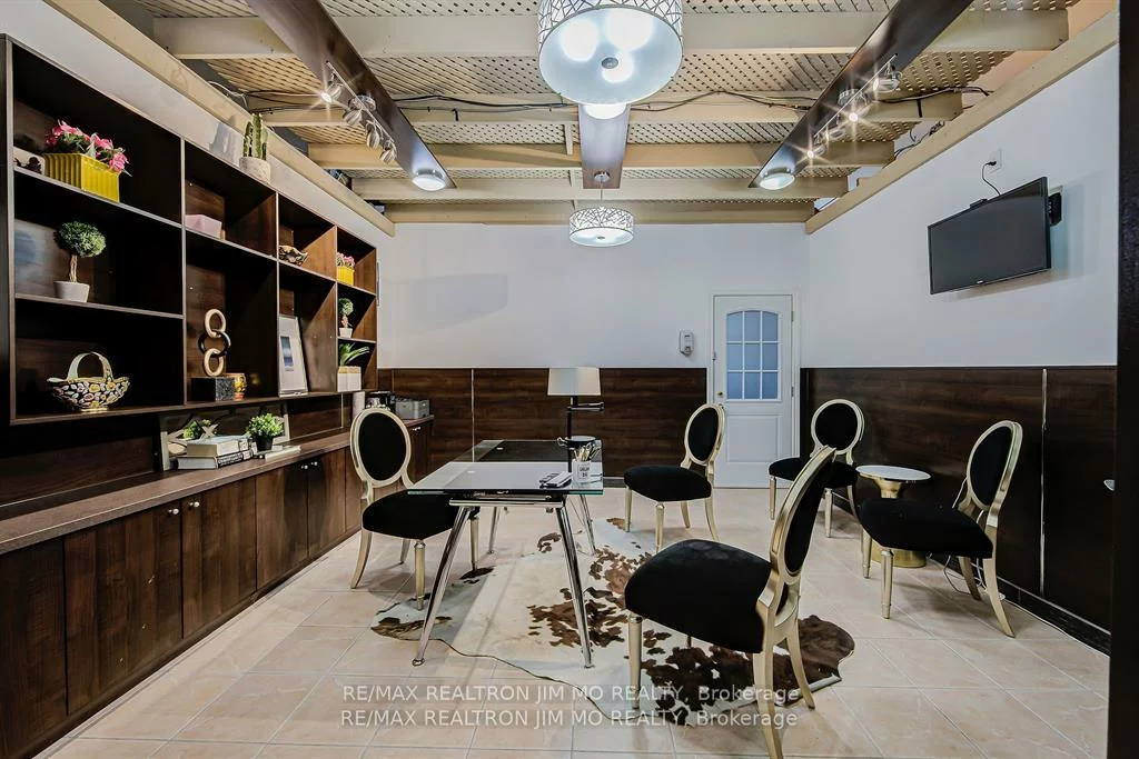 670, Highway 7, Beaver Creek Business Park, Richmond Hill