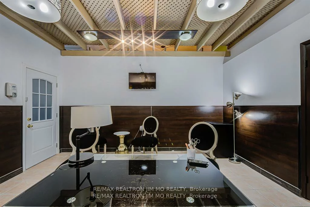 670, Highway 7, Beaver Creek Business Park, Richmond Hill