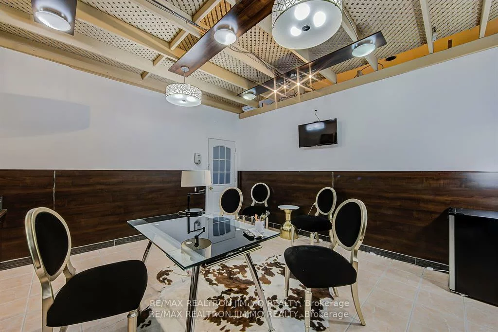 670, Highway 7, Beaver Creek Business Park, Richmond Hill