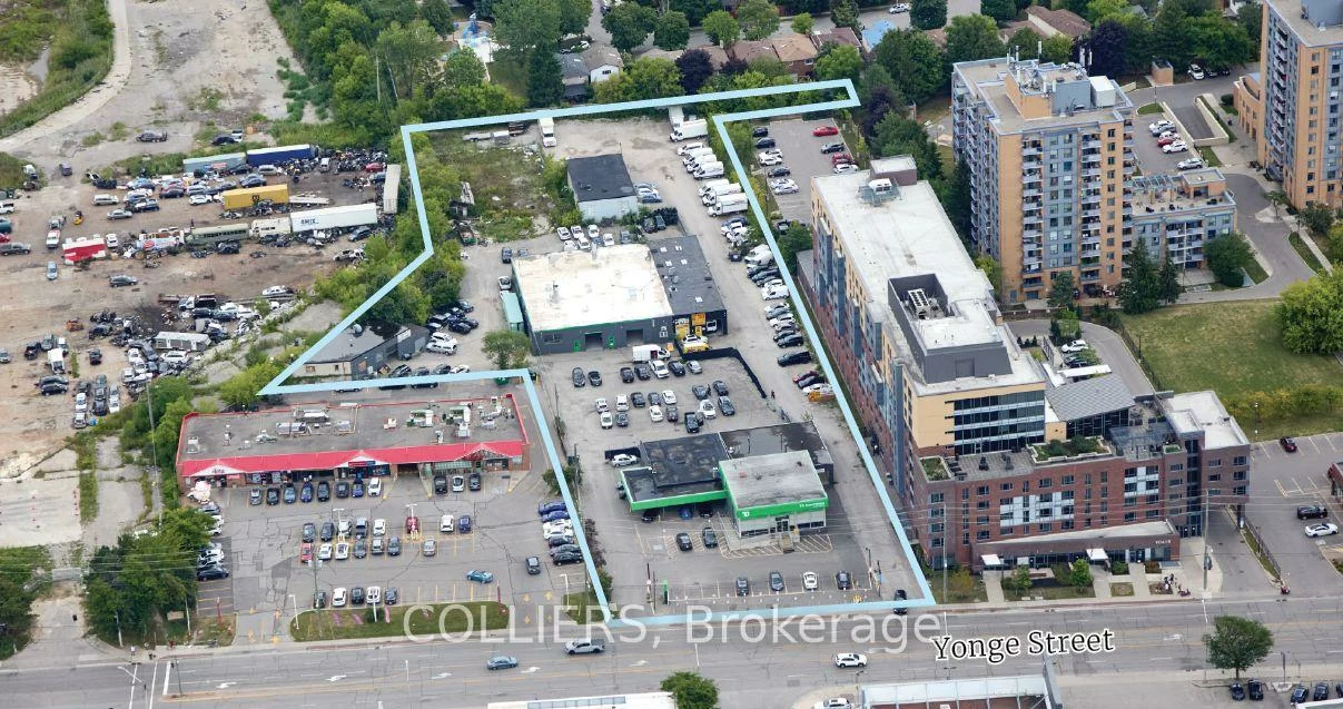 10423, Yonge, Crosby, Richmond Hill