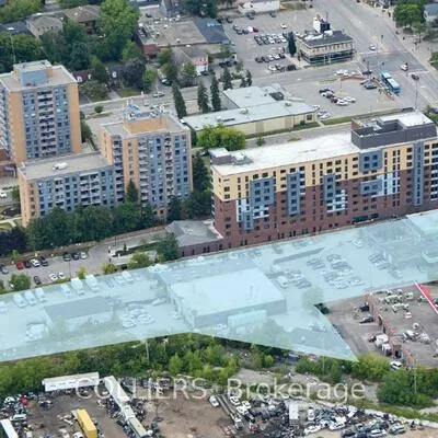 10423, Yonge, Crosby, Richmond Hill