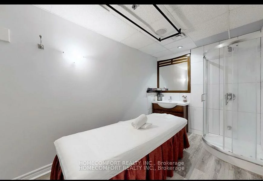 165, East Beaver Creek, Beaver Creek Business Park, Richmond Hill