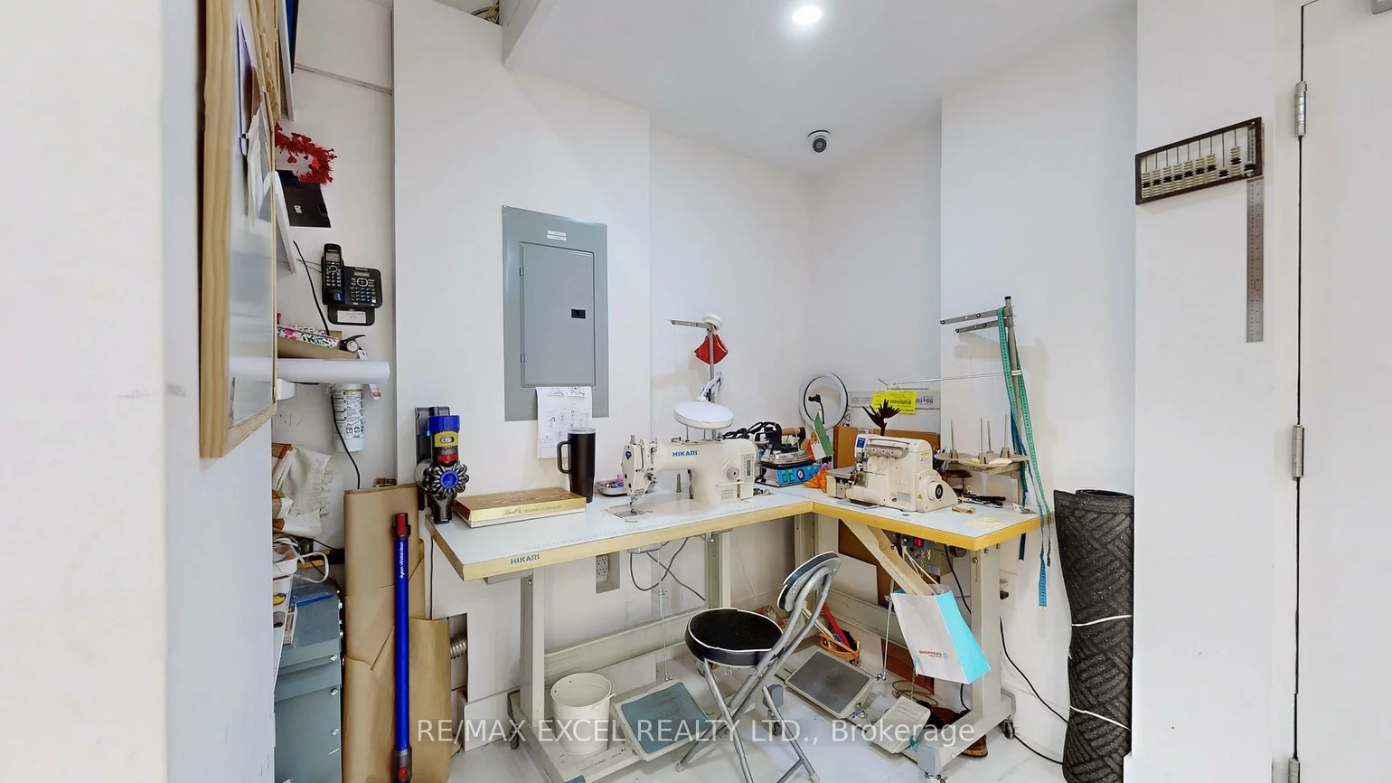 9610, Yonge, North Richvale, Richmond Hill