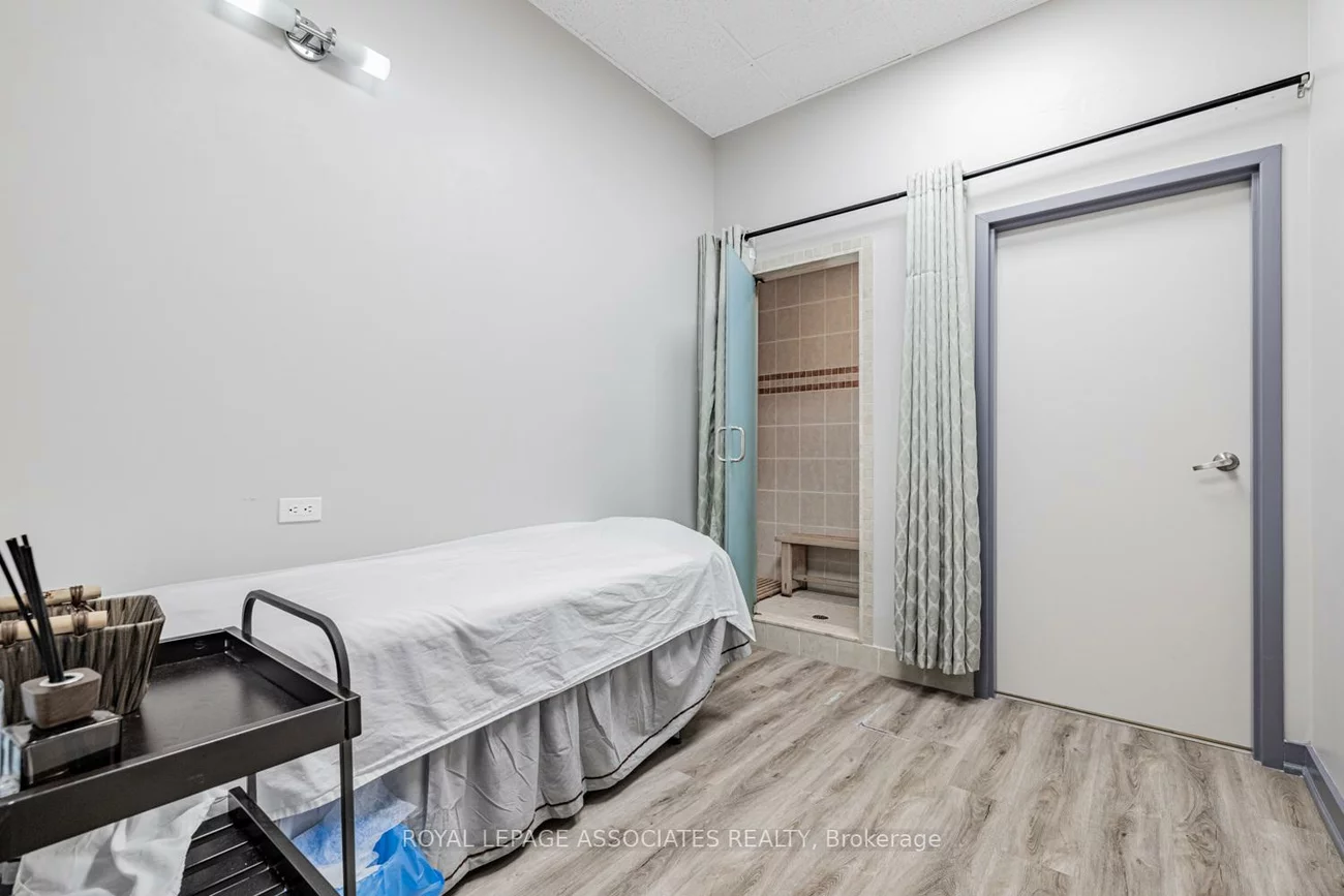 1390, Major Mackenzie, Bayview Hill, Richmond Hill