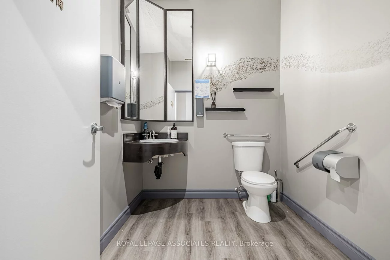 1390, Major Mackenzie, Bayview Hill, Richmond Hill