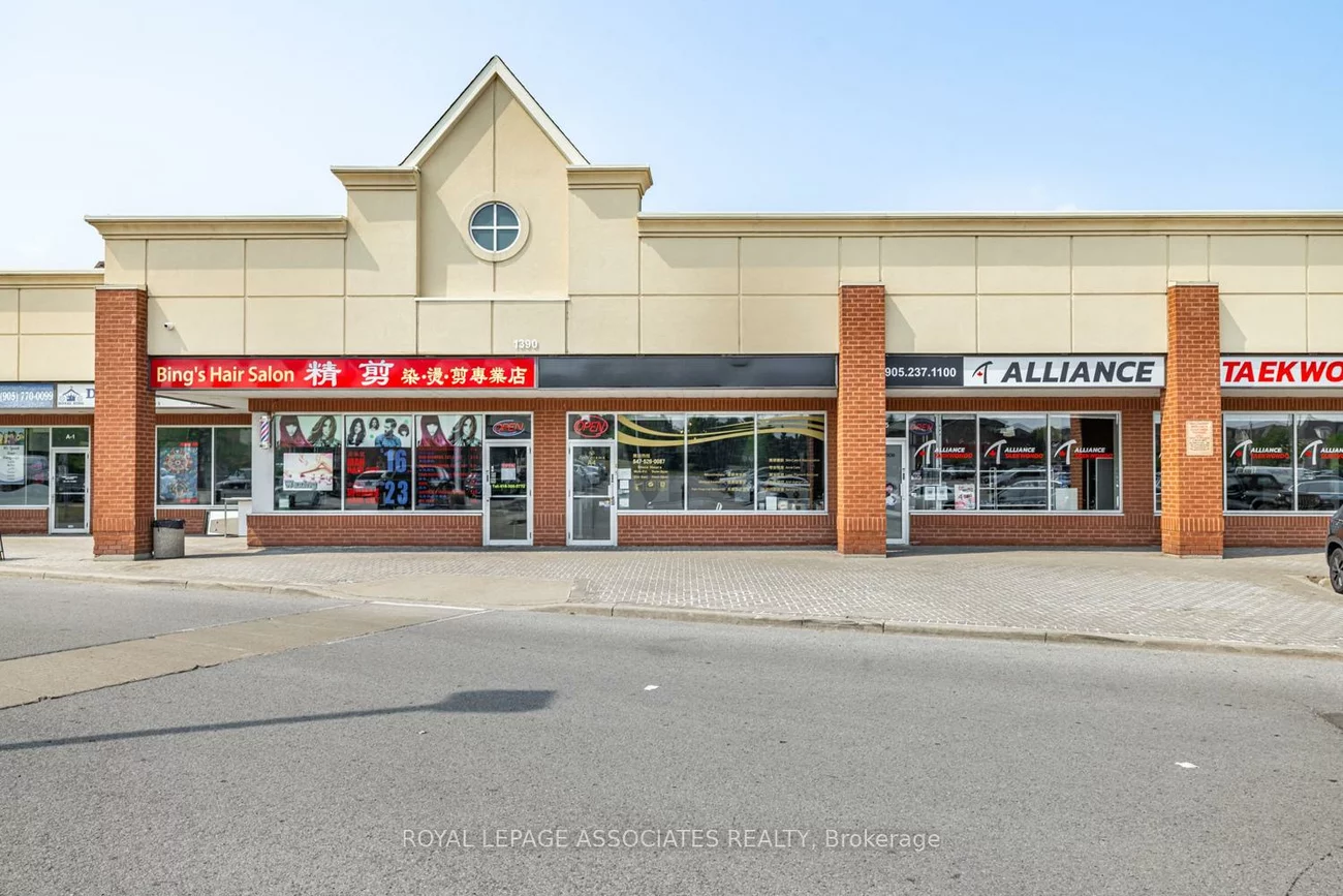 1390, Major Mackenzie, Bayview Hill, Richmond Hill