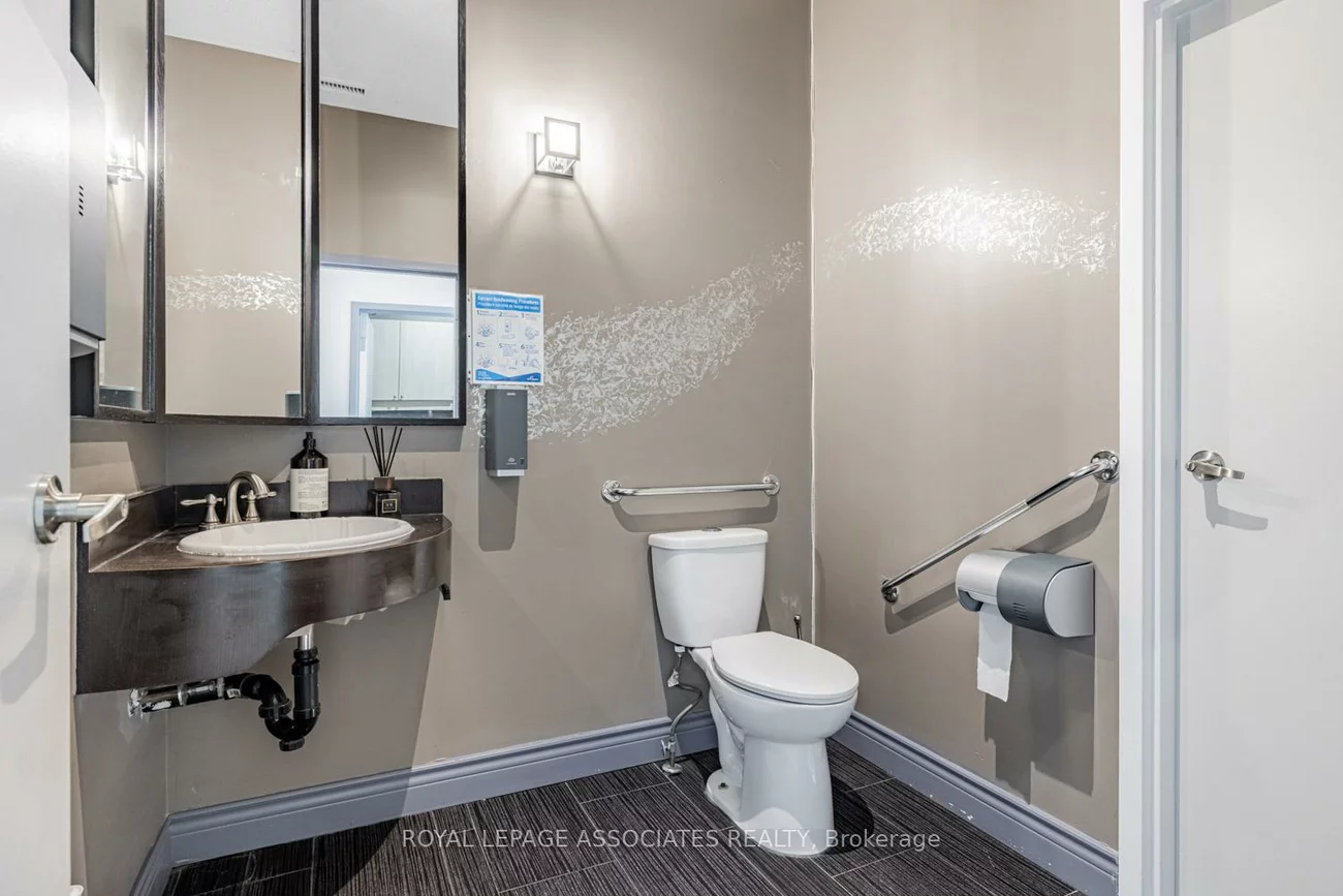 1390, Major Mackenzie, Bayview Hill, Richmond Hill