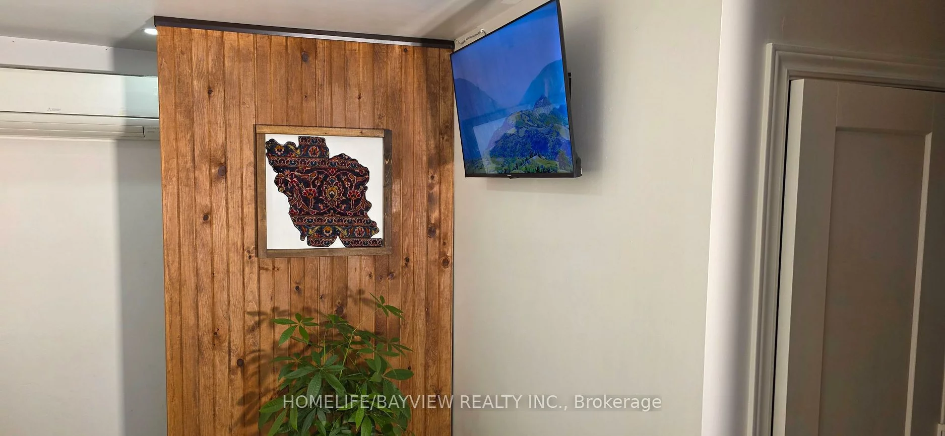 10145, Yonge, Crosby, Richmond Hill