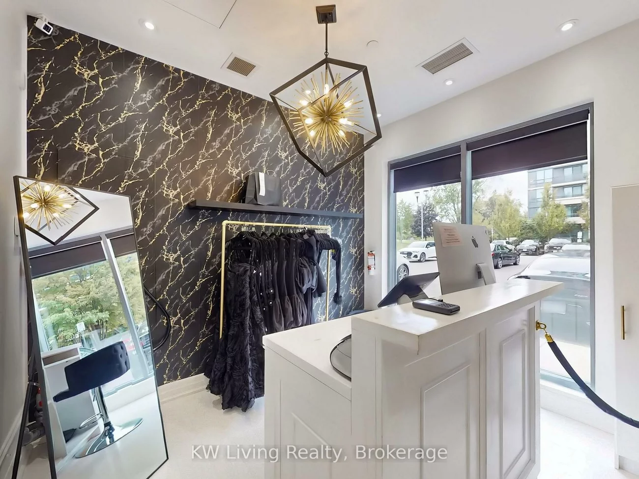 372, Hwy 7, Doncrest, Richmond Hill