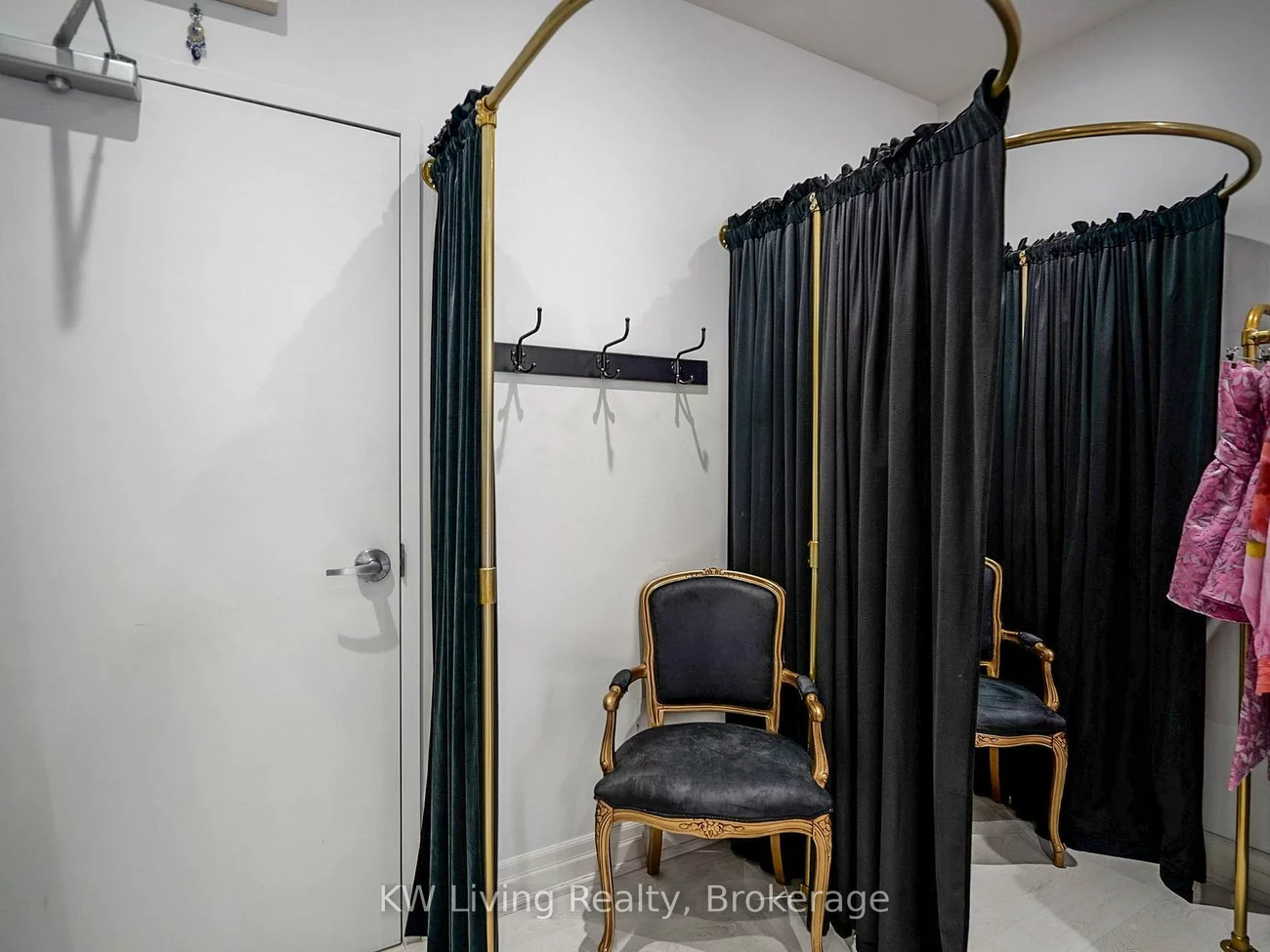 372, Hwy 7, Doncrest, Richmond Hill