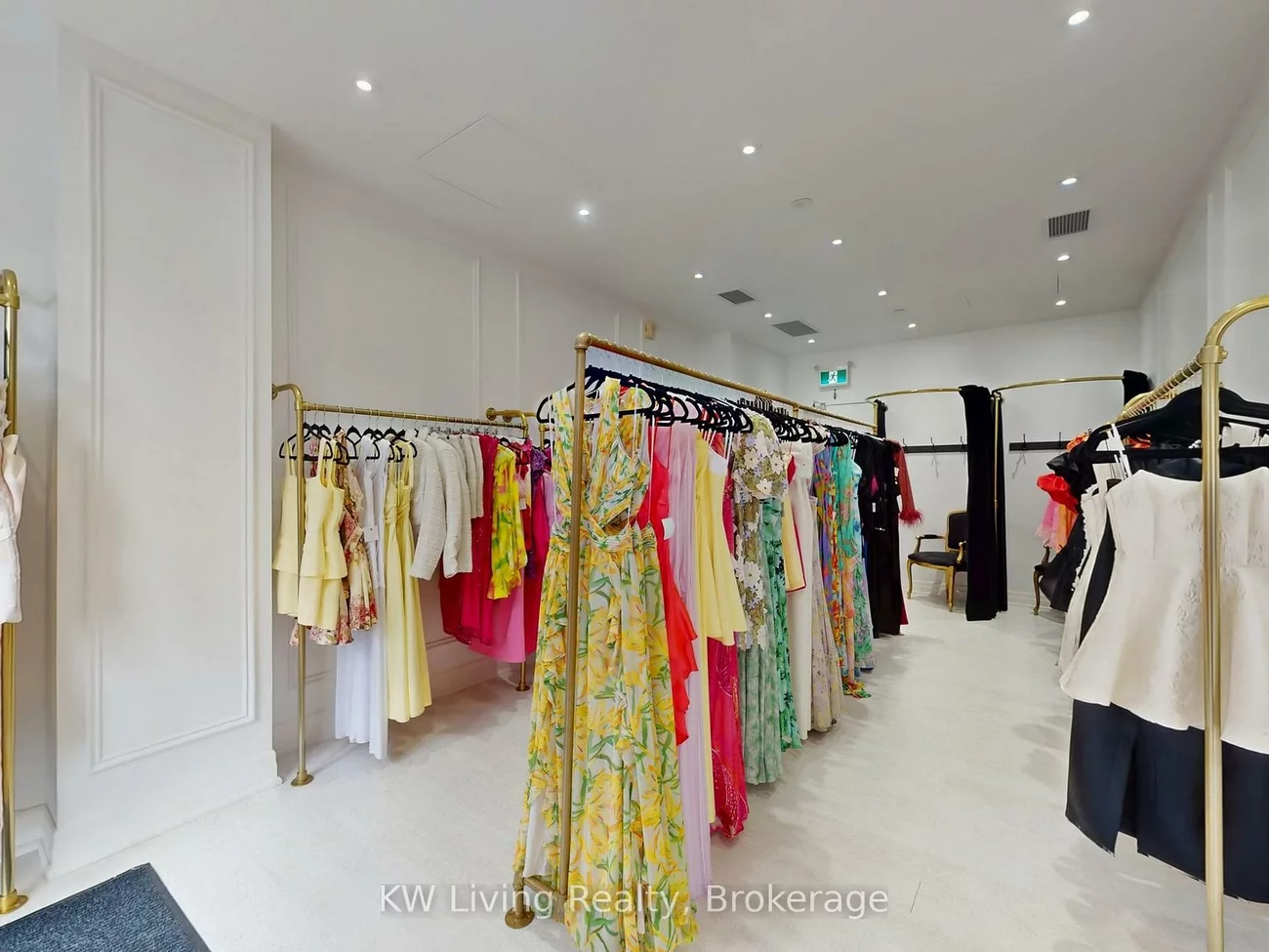 372, Hwy 7, Doncrest, Richmond Hill