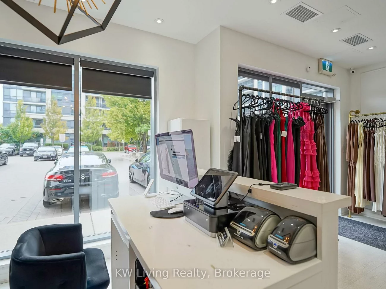 372, Hwy 7, Doncrest, Richmond Hill